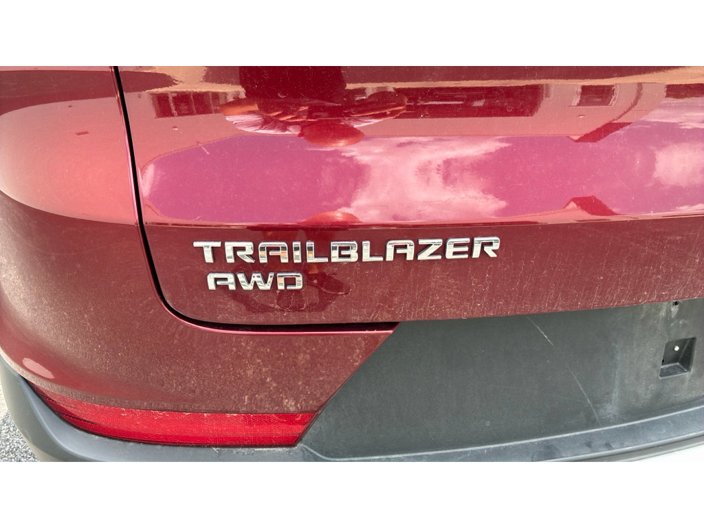 Used 2025 Chevrolet TrailBlazer LT AWD/4WD image 25
