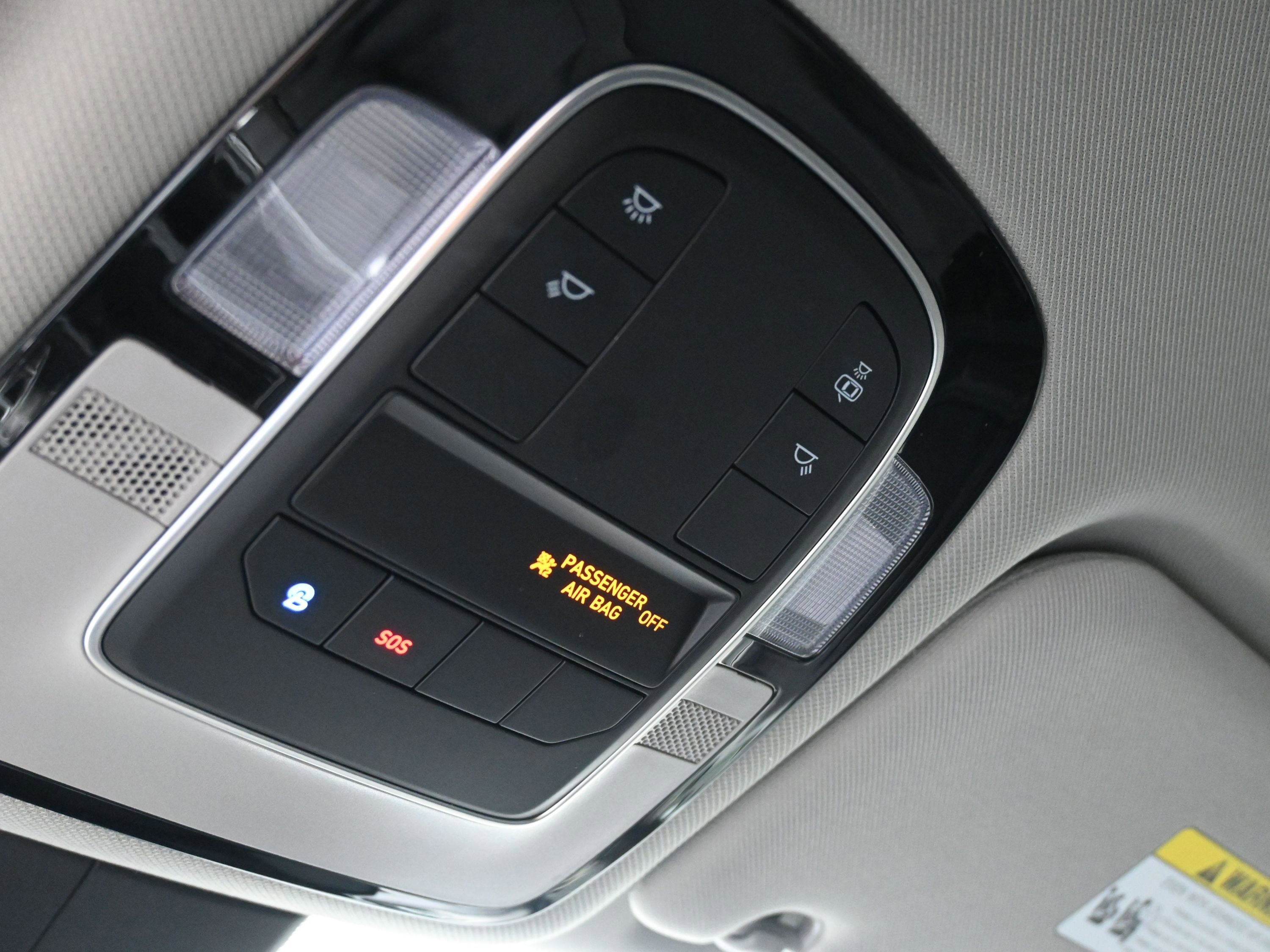 Used 2022 Hyundai Santa Fe XRT FWD image 22