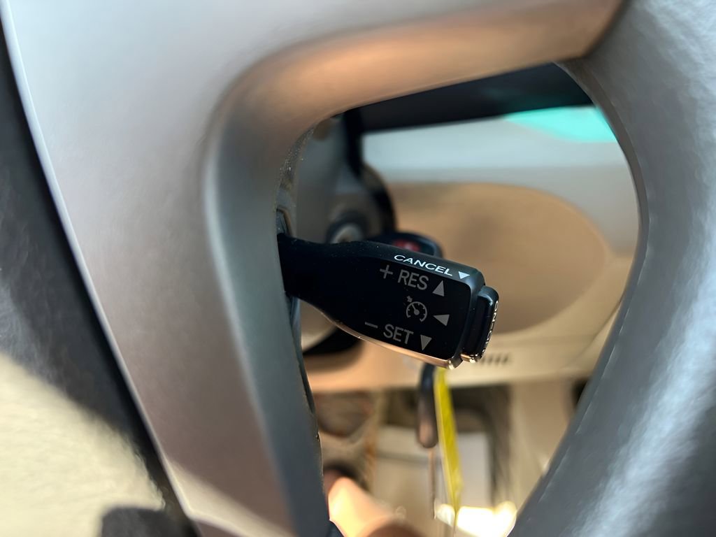 Used 2009 Toyota Camry SE FWD image 25