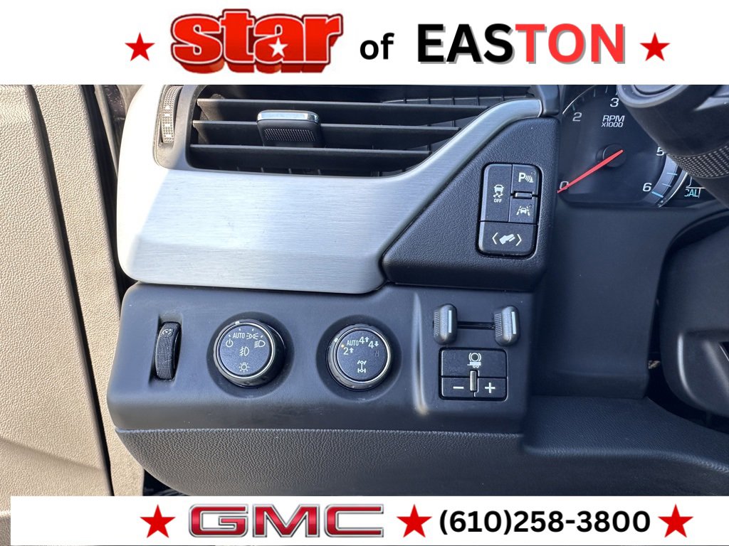 Used 2018 GMC Yukon XL SLE w/ SLE Value Package image 27