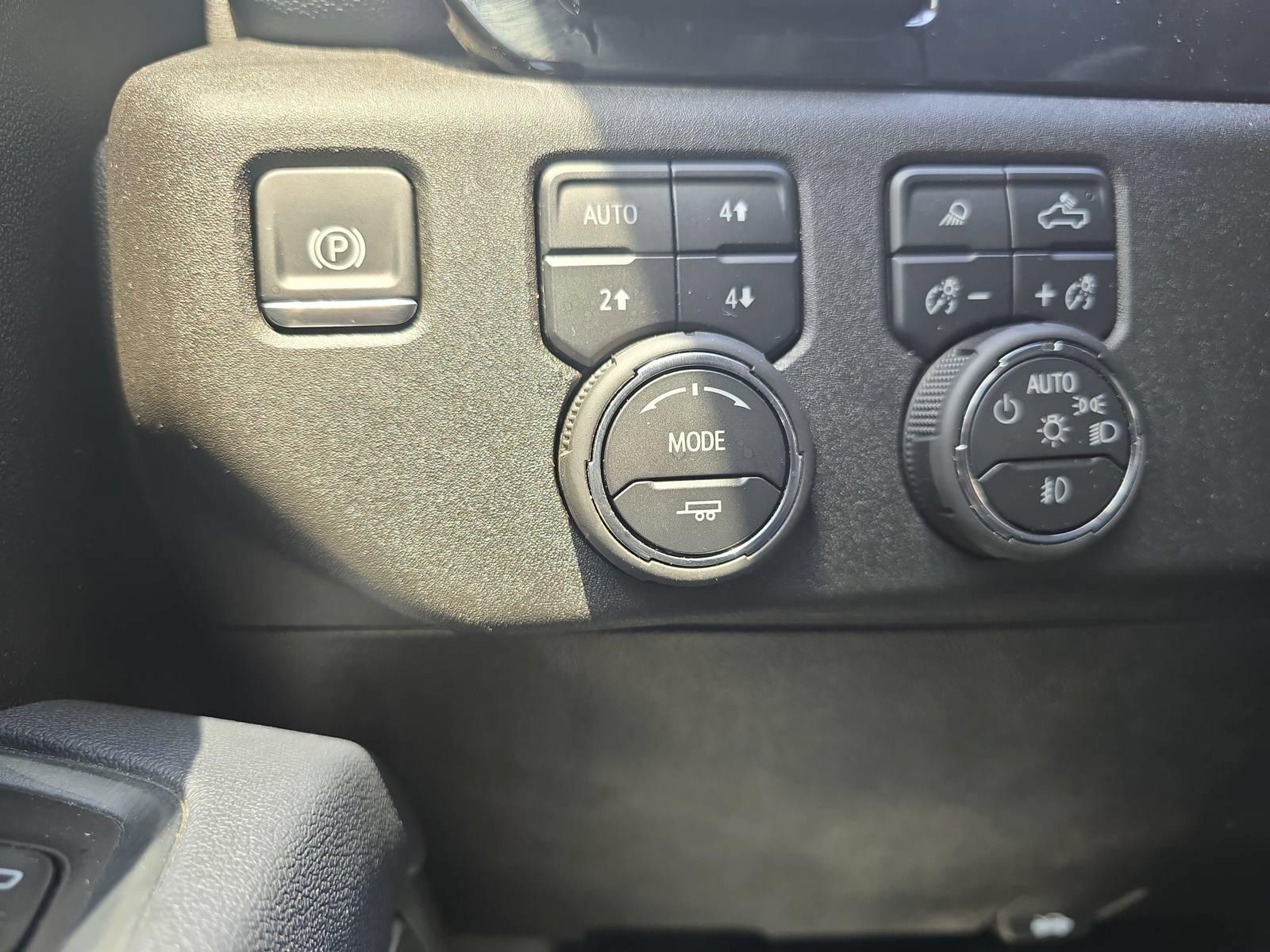 Used 2025 Chevrolet Silverado 2500 High Country w/ Technology Package AWD/4WD image 28
