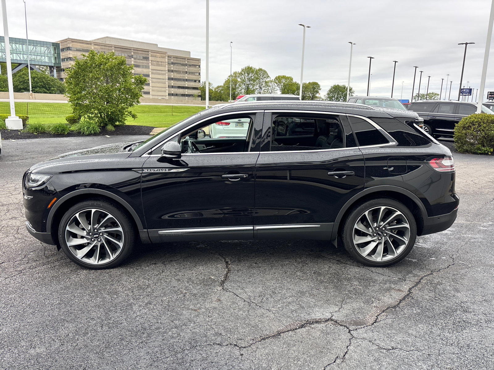 Certified 2023 Lincoln Nautilus Reserve w/ Equipment Group 202A AWD/4WD image 4