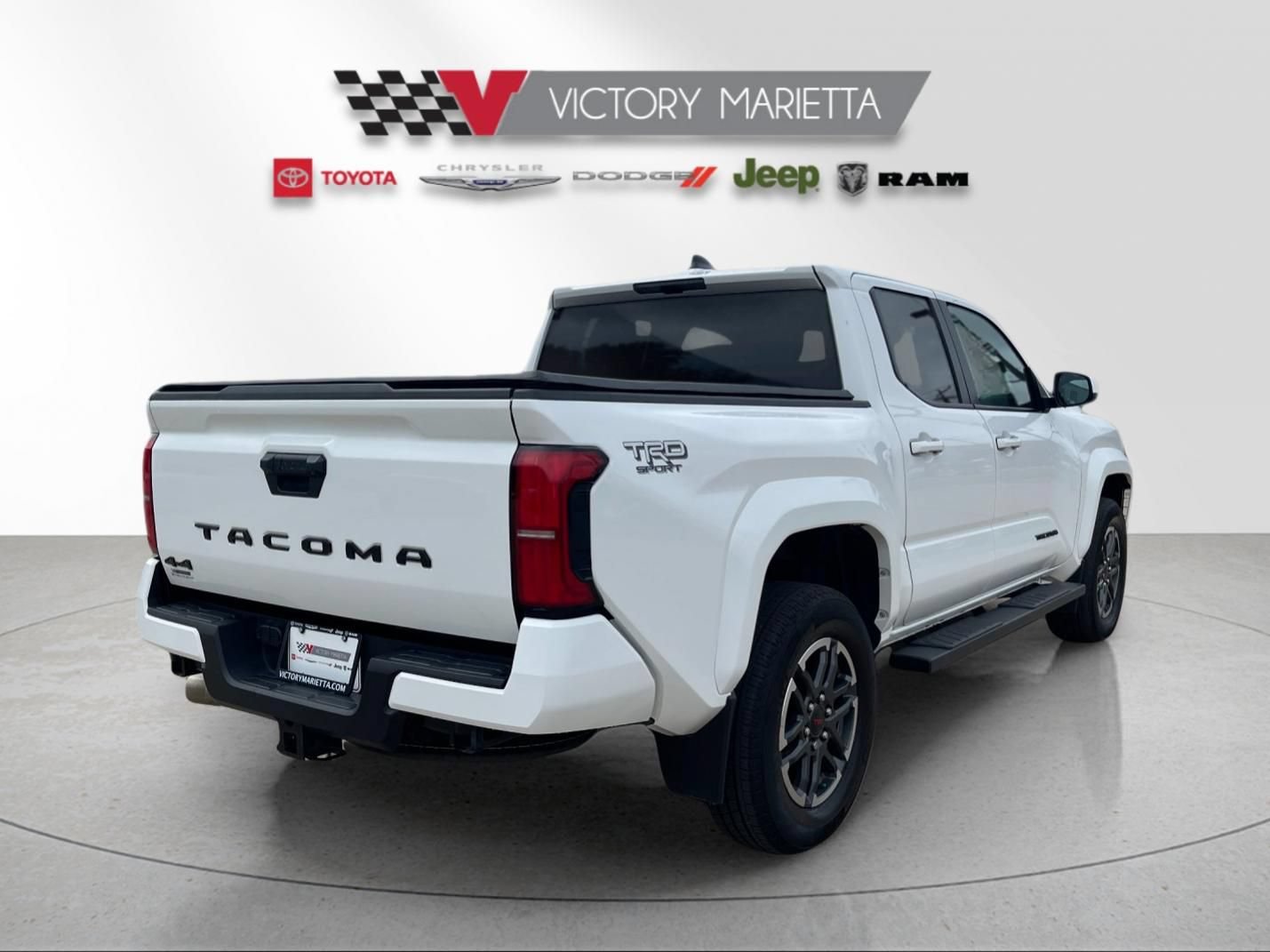 Used 2024 Toyota Tacoma TRD Sport AWD/4WD image 5