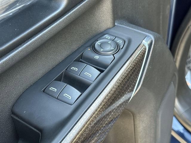 Used 2022 Chevrolet Silverado 2500 LT w/ Convenience Package image 21