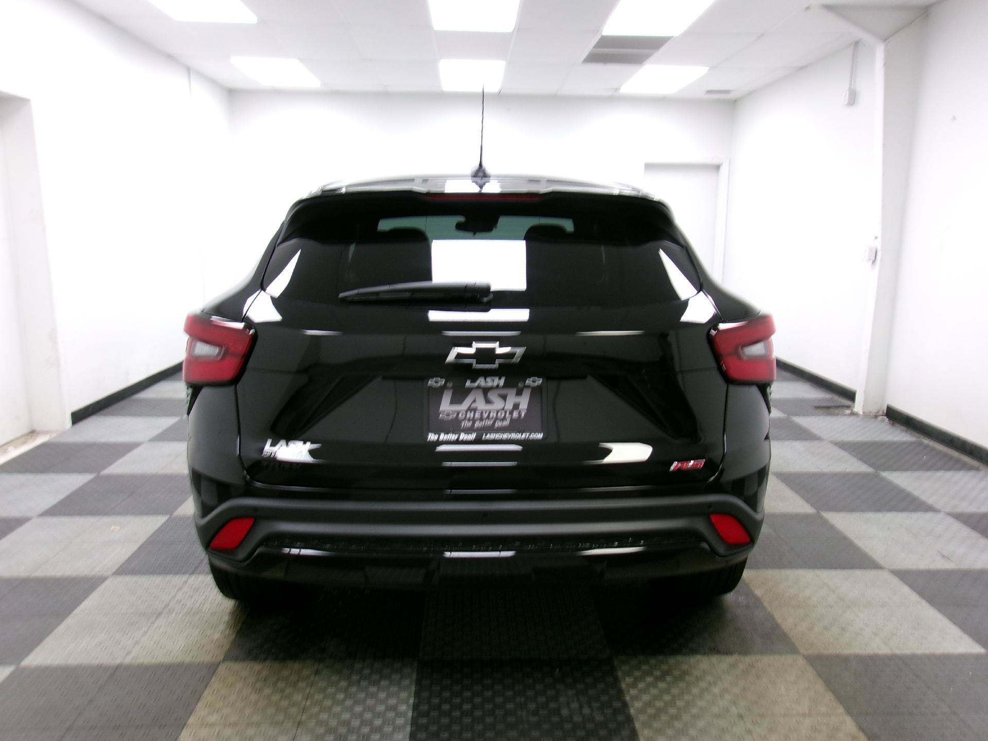 New 2026 Chevrolet Trax RS w/ Sunroof Package FWD image 12