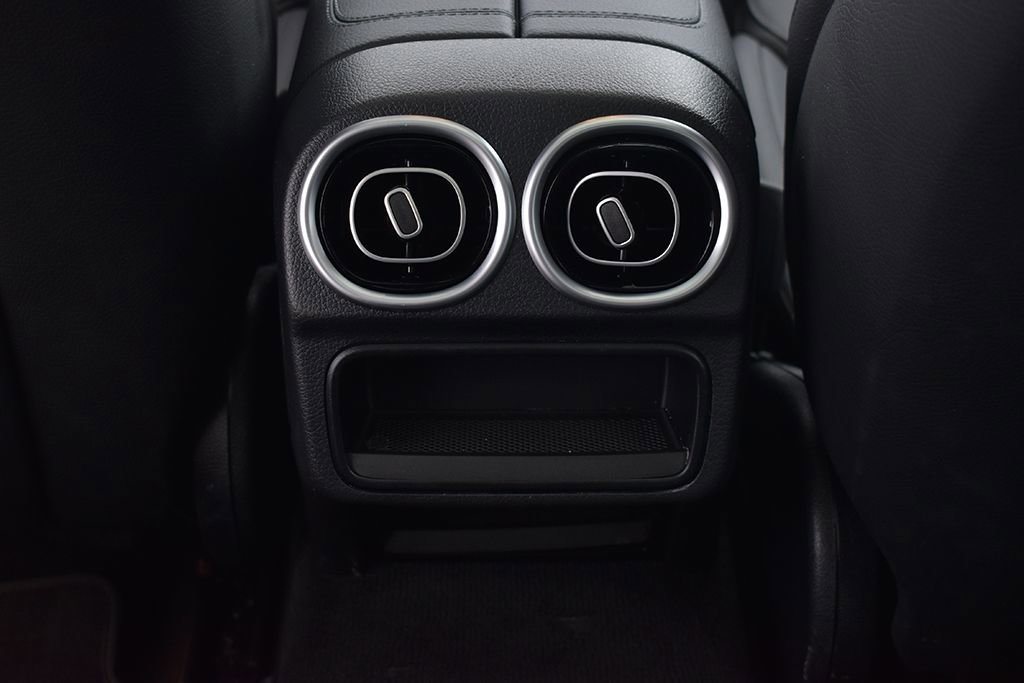 Certified 2026 Mercedes-Benz C 300 4MATIC Sedan image 24