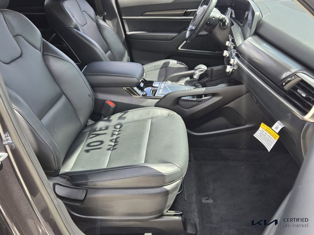 Certified 2025 Kia Telluride LX FWD image 18