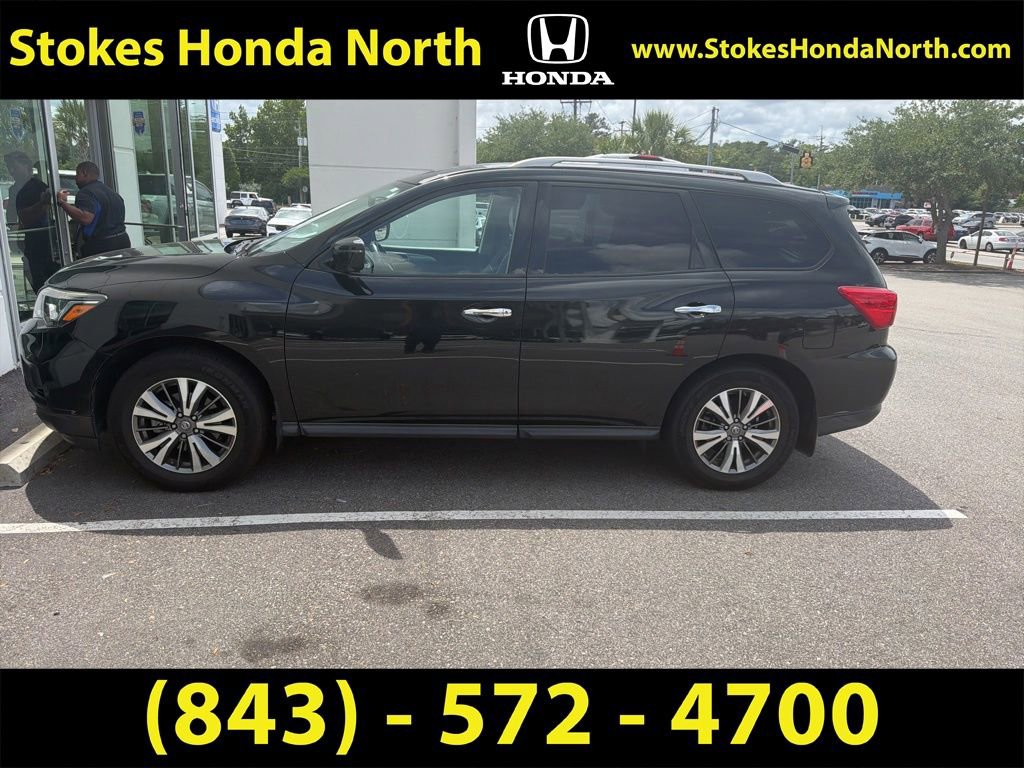 Used 2019 Nissan Pathfinder SL w/ Cargo Package FWD image 4