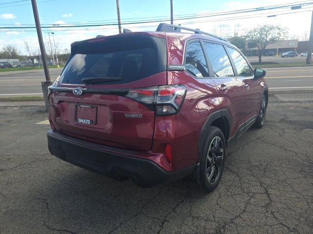 Used 2025 Subaru Forester Premium AWD/4WD image 5