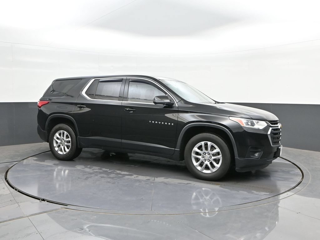 Used 2021 Chevrolet Traverse LS FWD image 17