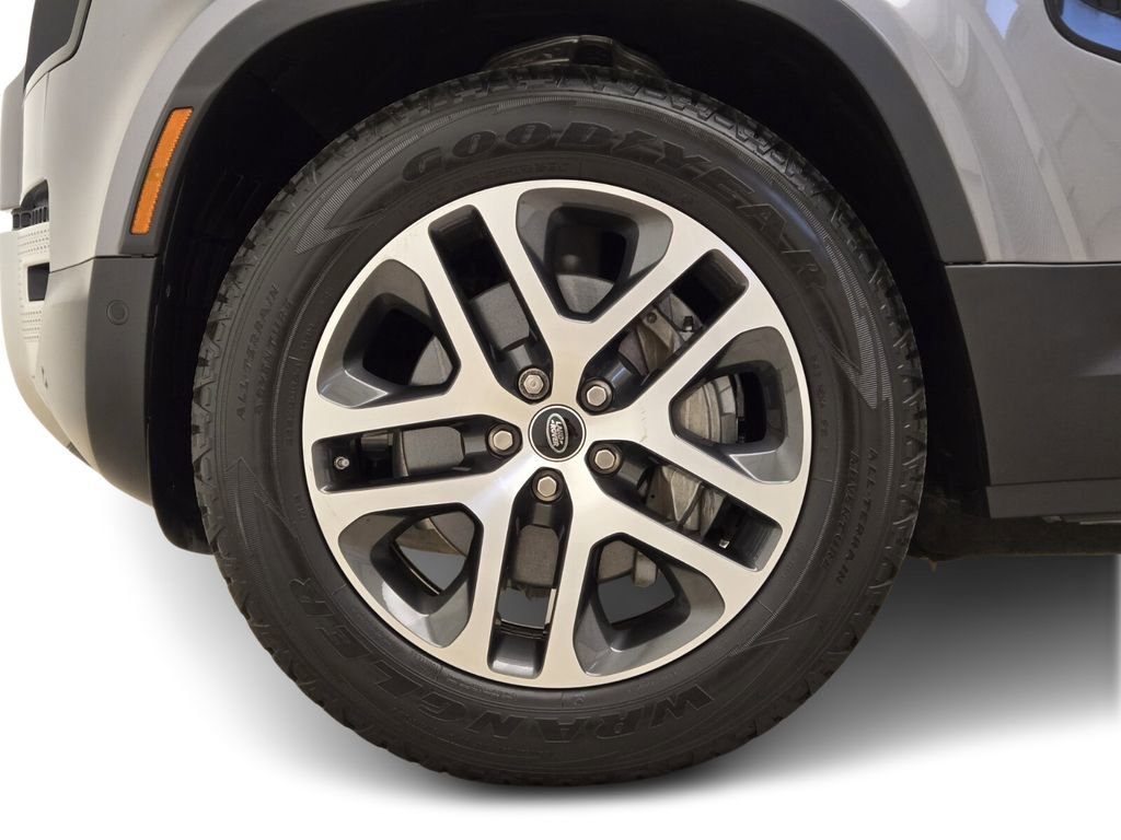 Used 2020 Land Rover Defender 110 First Edition AWD/4WD image 13