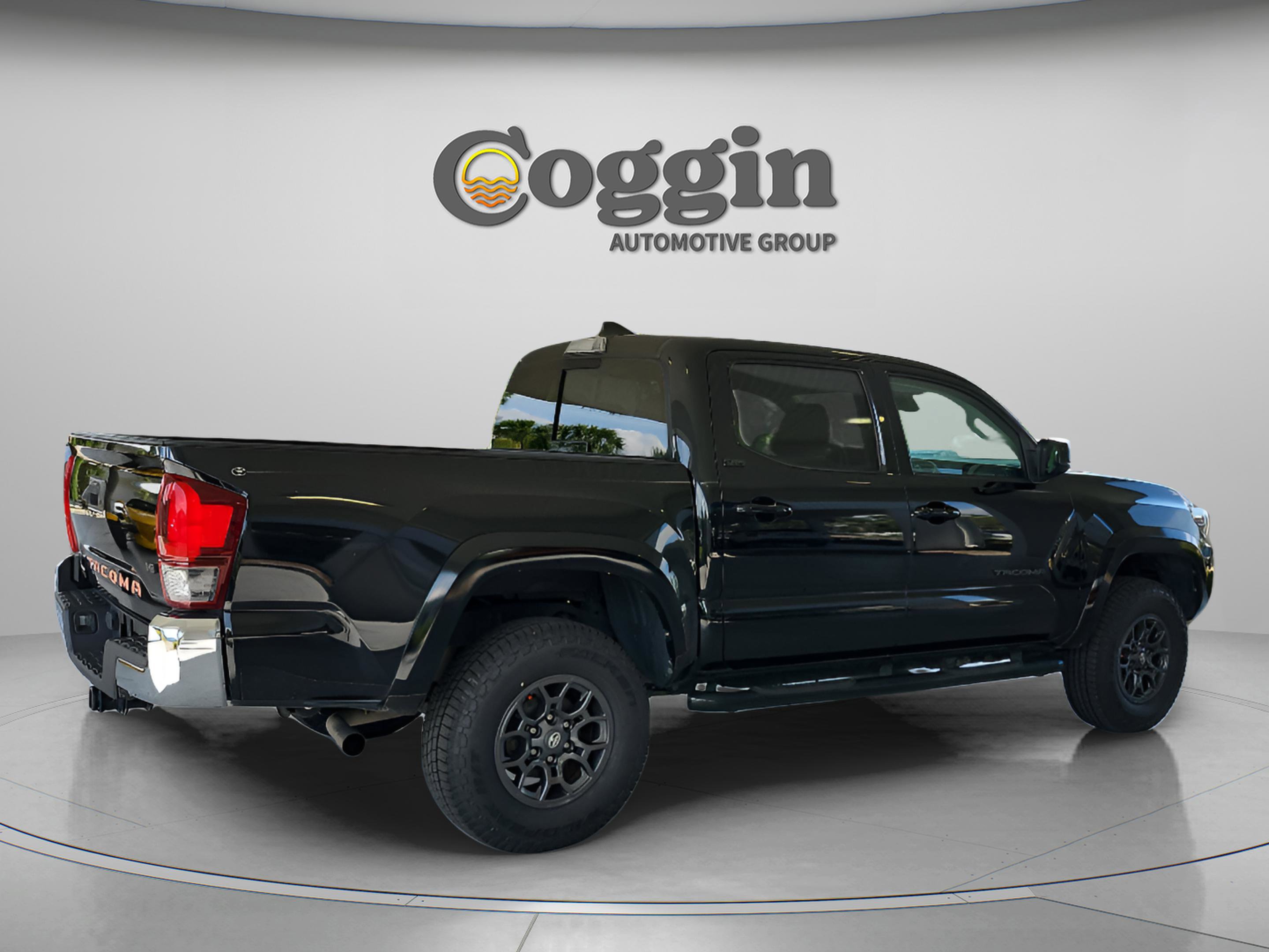 Used 2018 Toyota Tacoma SR5 RWD image 5