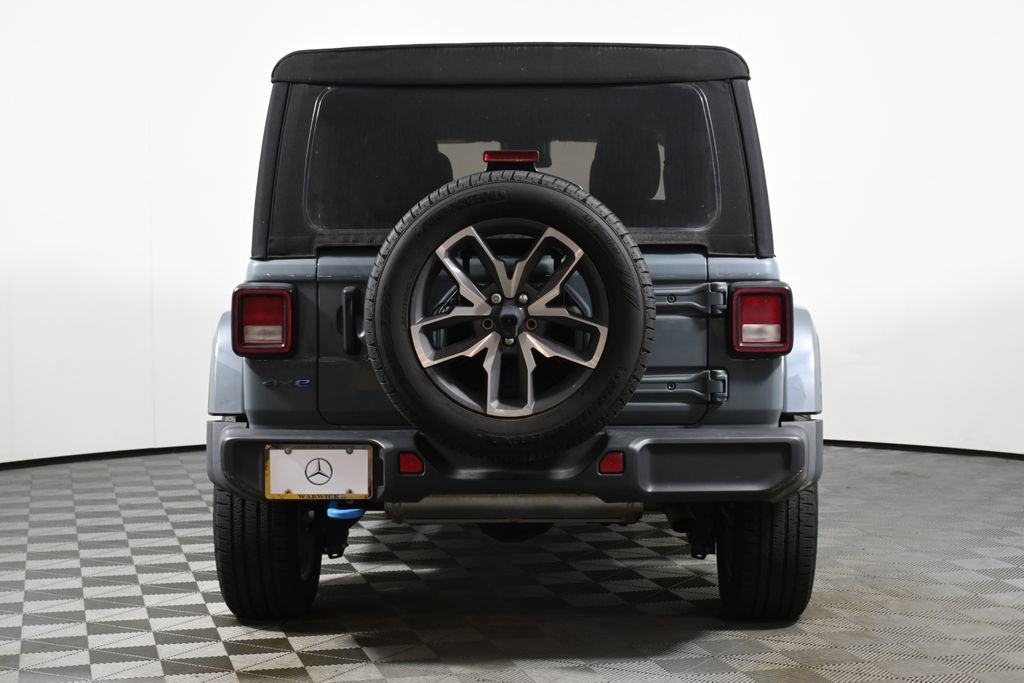 Used 2024 Jeep Wrangler Unlimited w/ Technology Group image 9