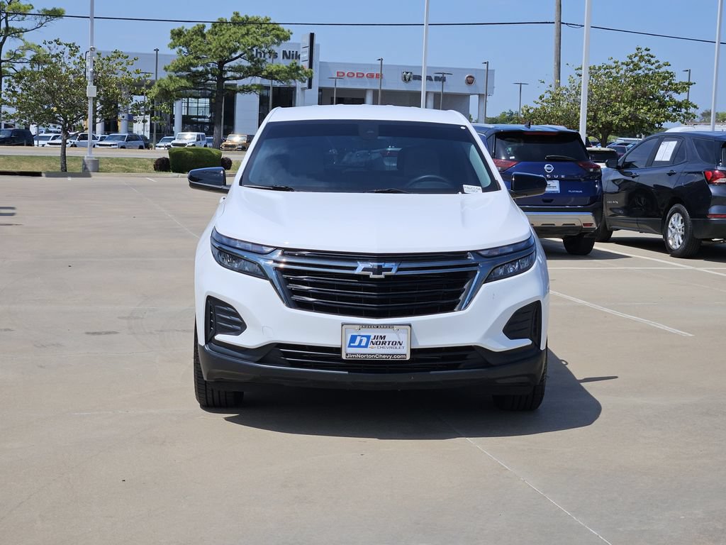 Used 2023 Chevrolet Equinox LS w/ LS Convenience Package FWD image 2