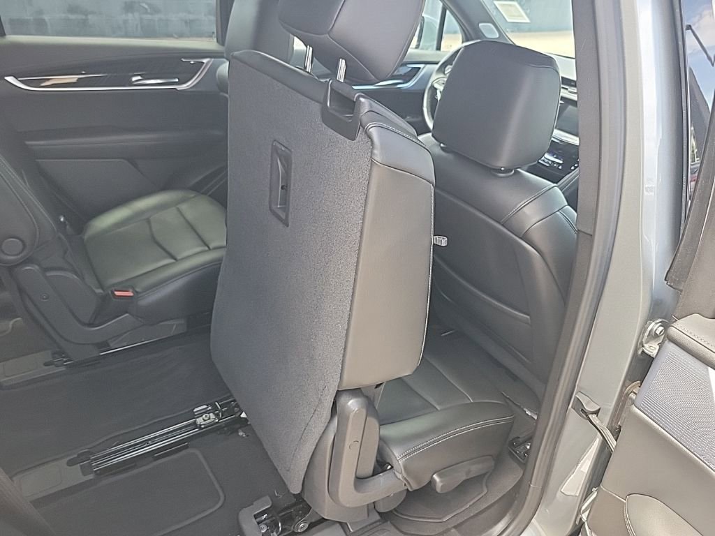 Used 2025 Cadillac XT6 Premium Luxury FWD image 38