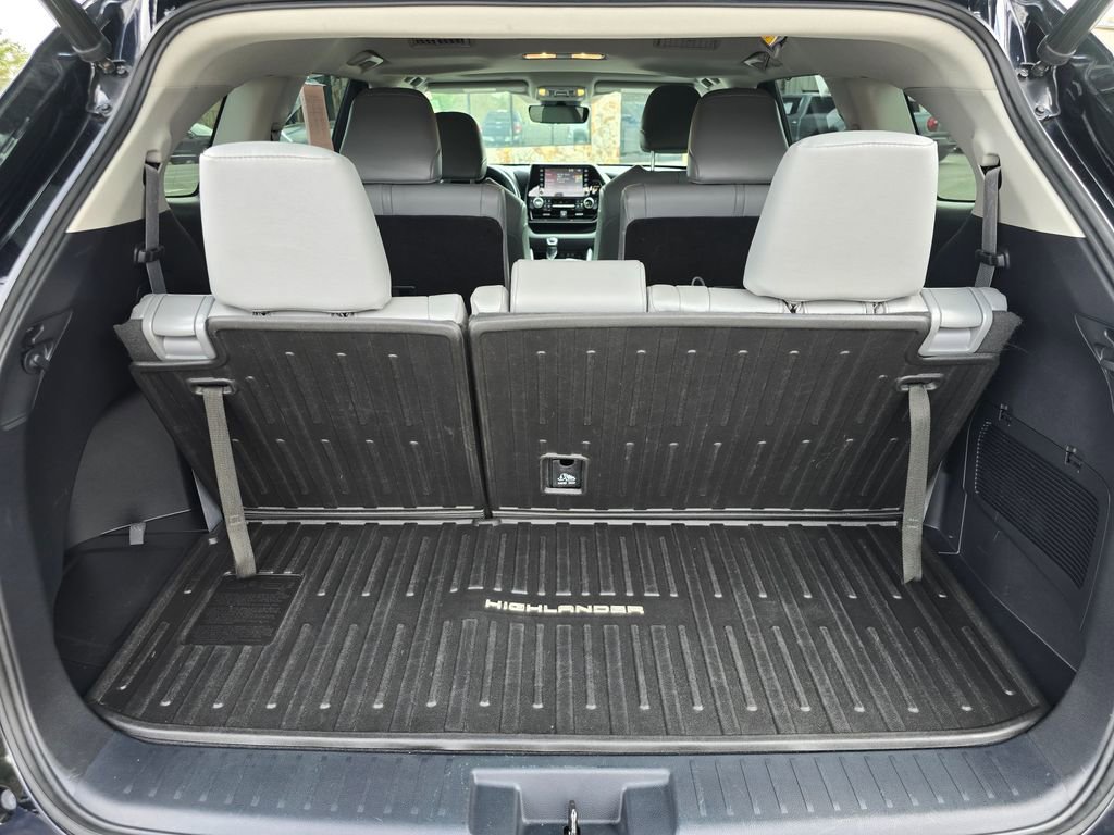 Used 2021 Toyota Highlander XLE image 13