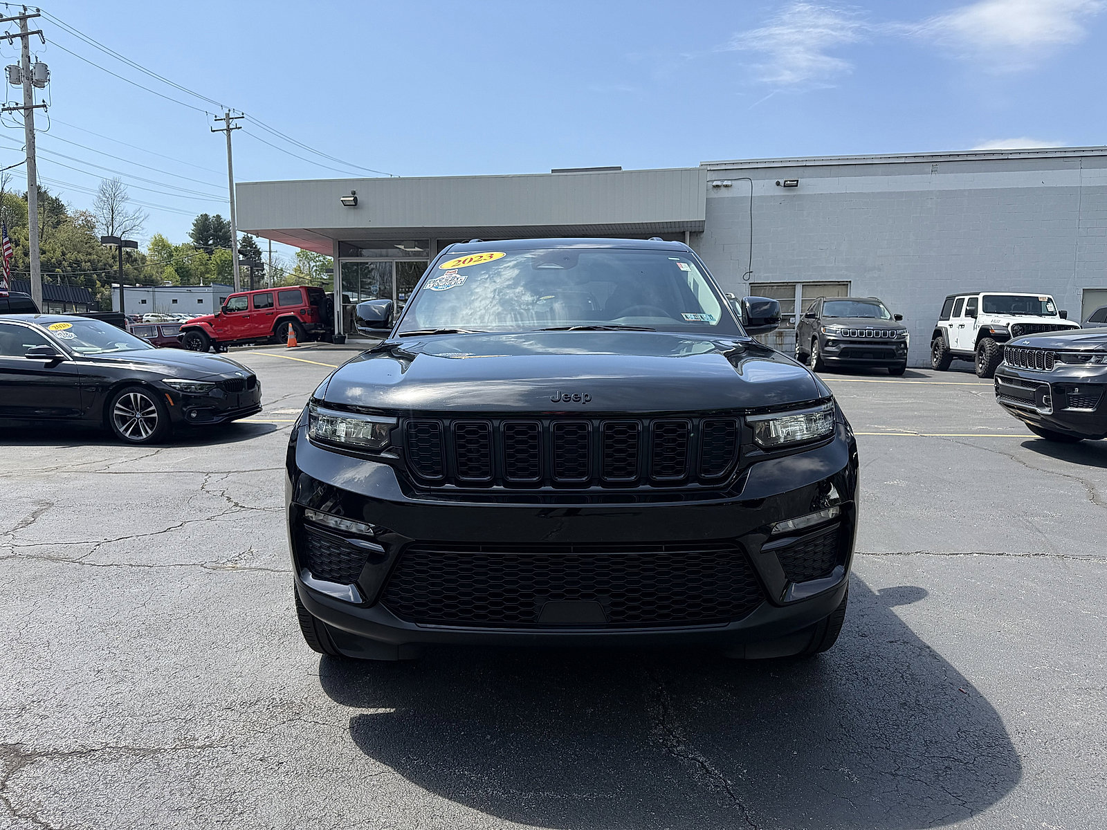 Certified 2023 Jeep Grand Cherokee Limited w/ Black Appearance Package AWD/4WD image 2
