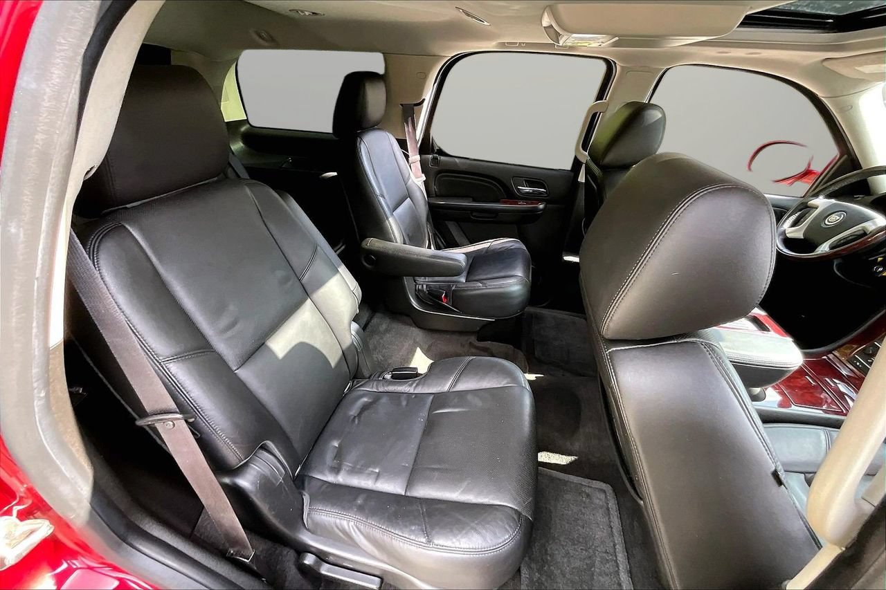 Used 2014 Cadillac Escalade Premium AWD/4WD image 25