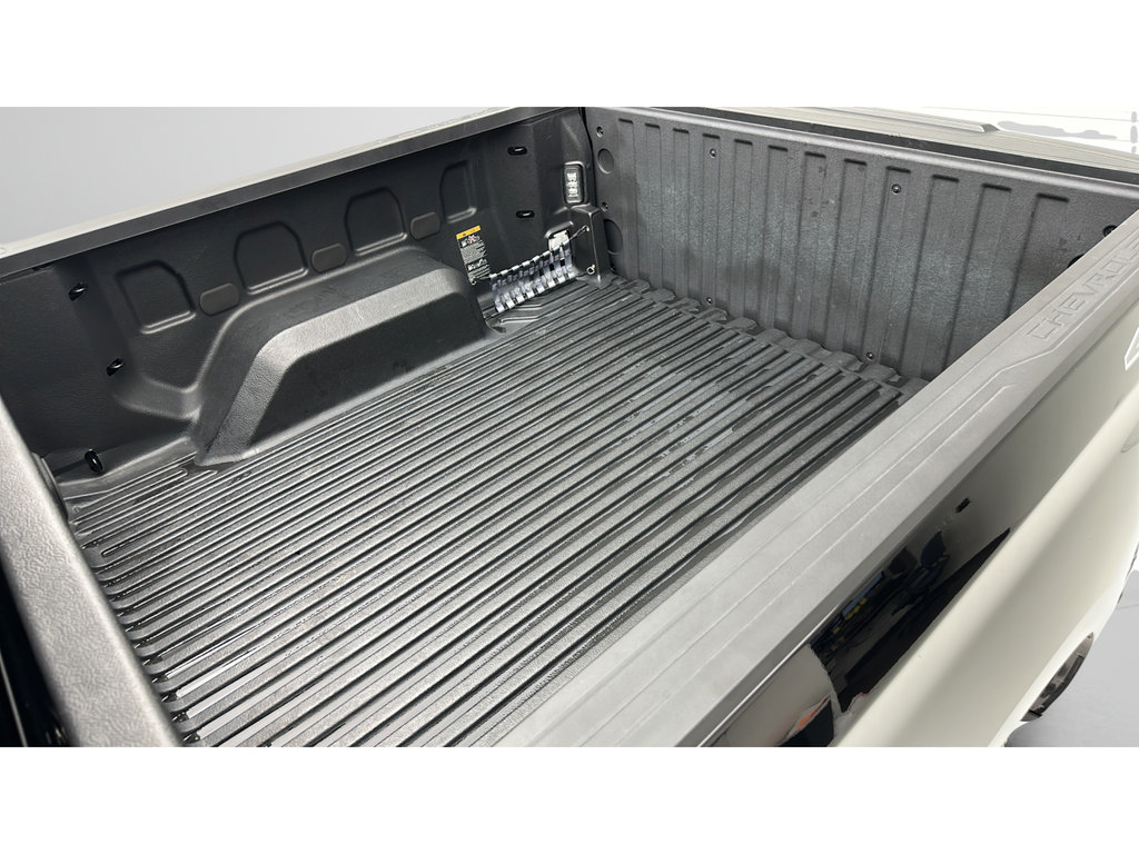 Used 2024 Chevrolet Silverado 1500 LT AWD/4WD image 10