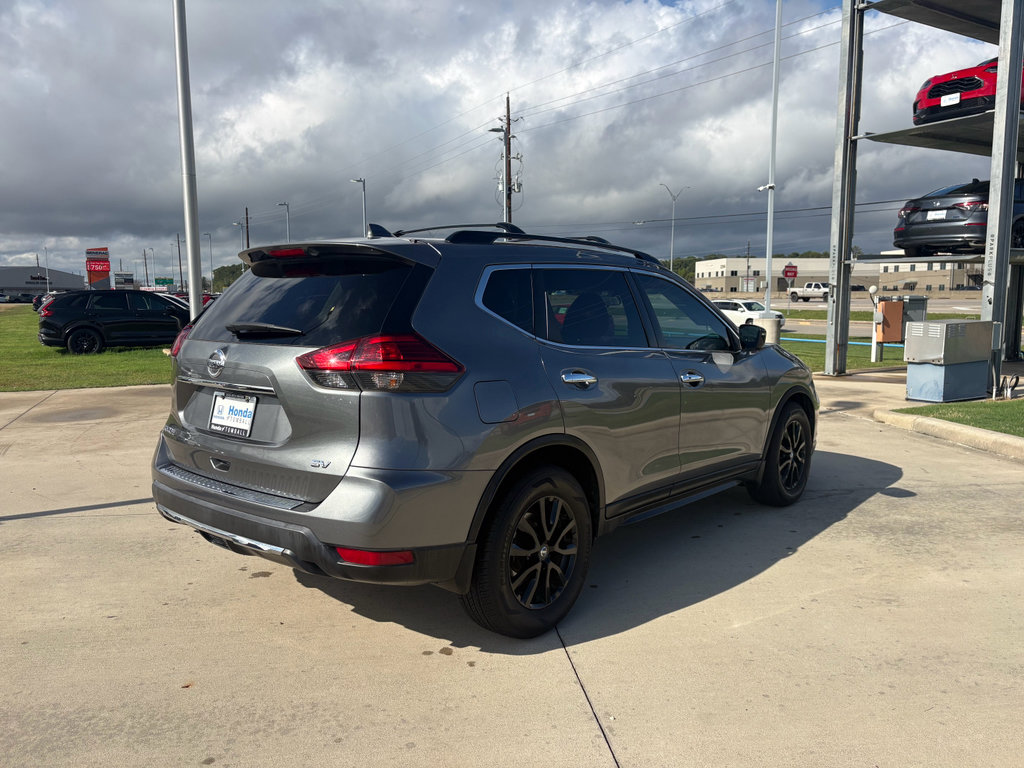 Used 2017 Nissan Rogue SV w/ Midnight Edition Package image 8