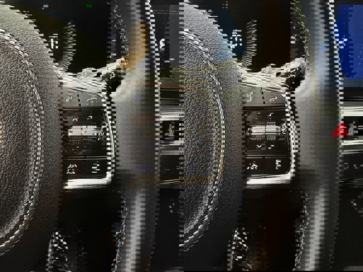 Used 2024 Kia Sorento S image 11