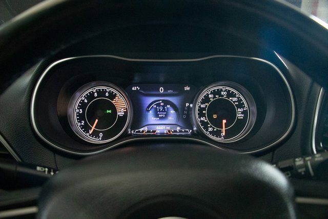 Used 2020 Jeep Cherokee Limited image 30