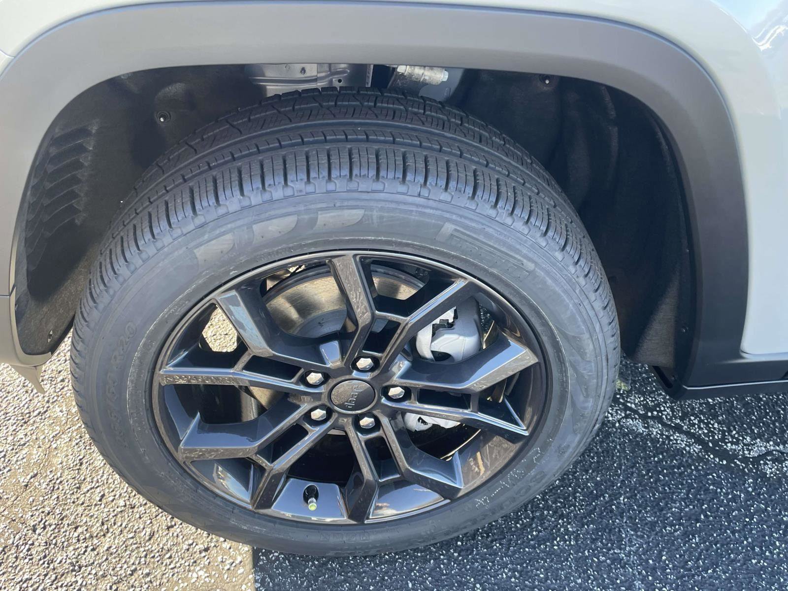 New 2025 Jeep Grand Cherokee Limited AWD/4WD image 13