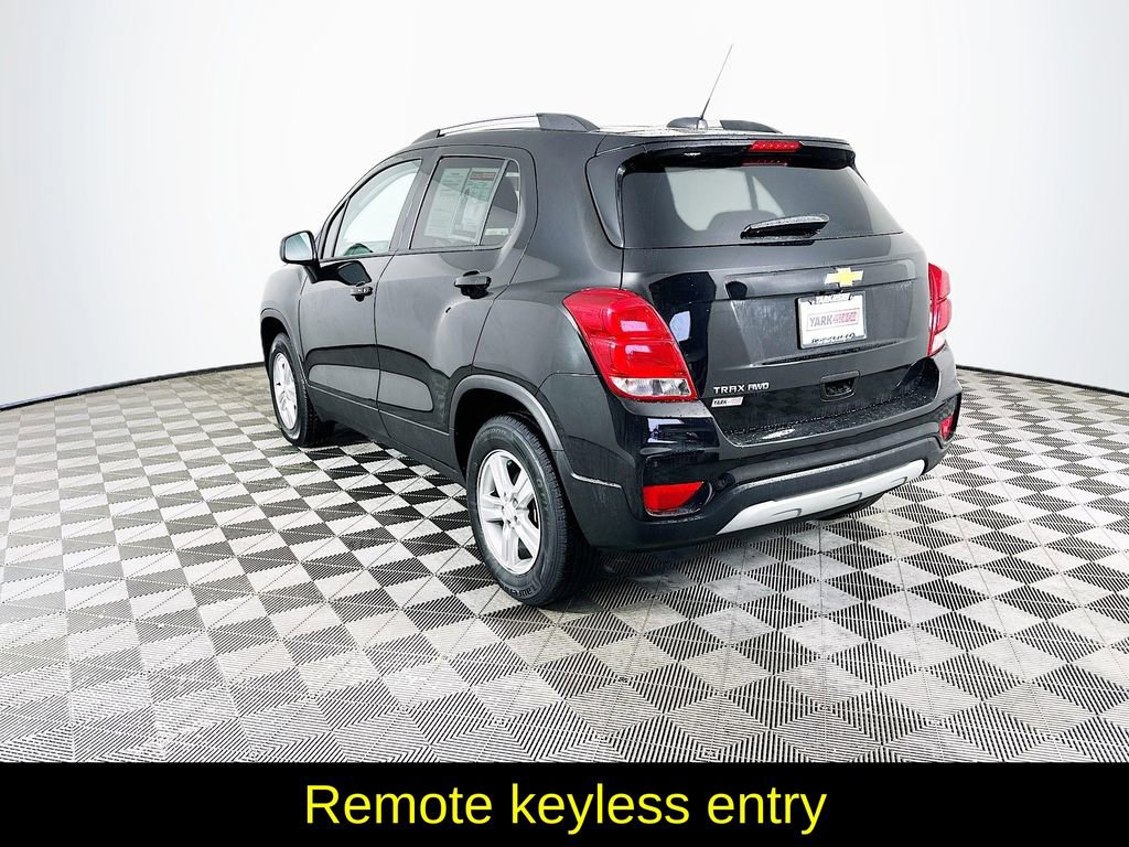 Used 2022 Chevrolet Trax LT w/ LT Convenience Package image 7