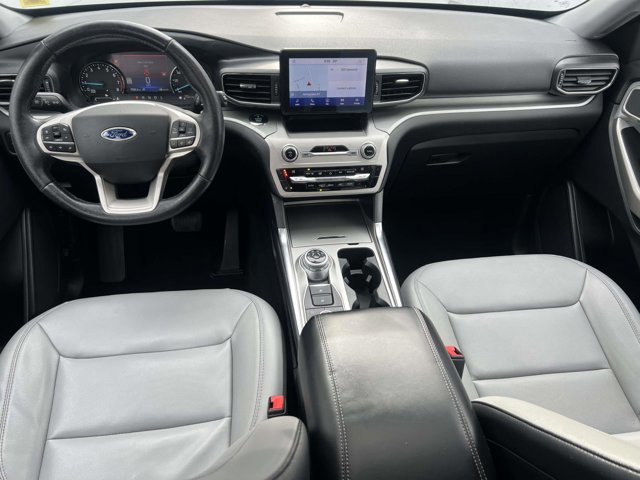 Used 2021 Ford Explorer XLT w/ Equipment Group 202A image 12