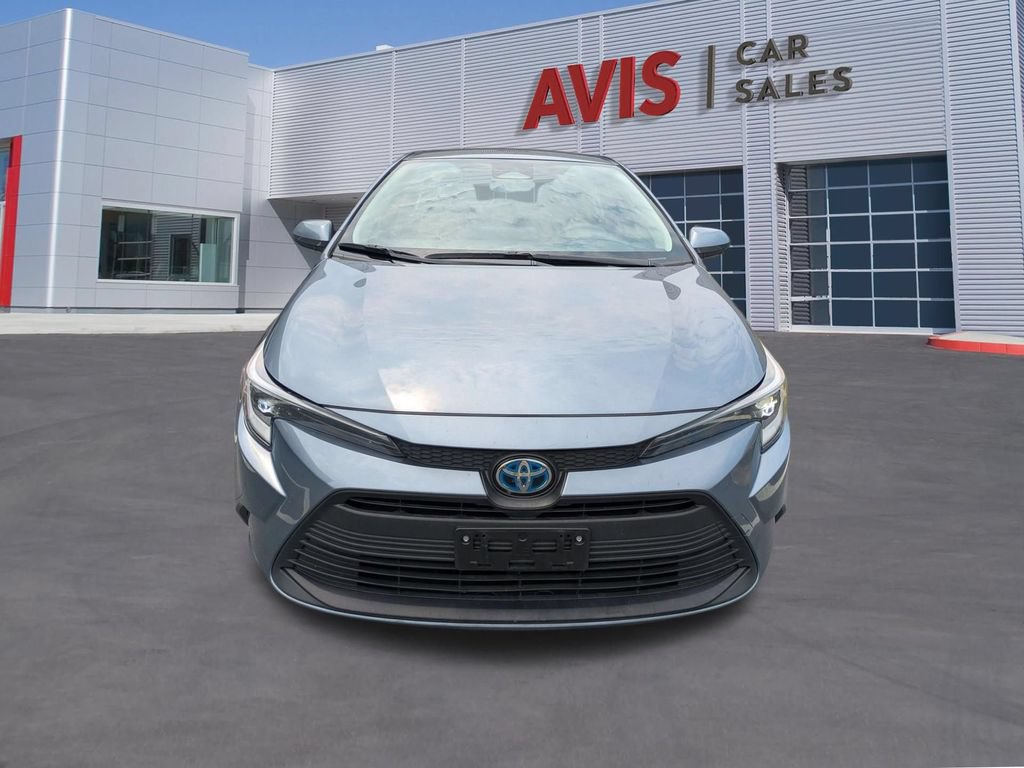 Used 2025 Toyota Corolla LE FWD image 2