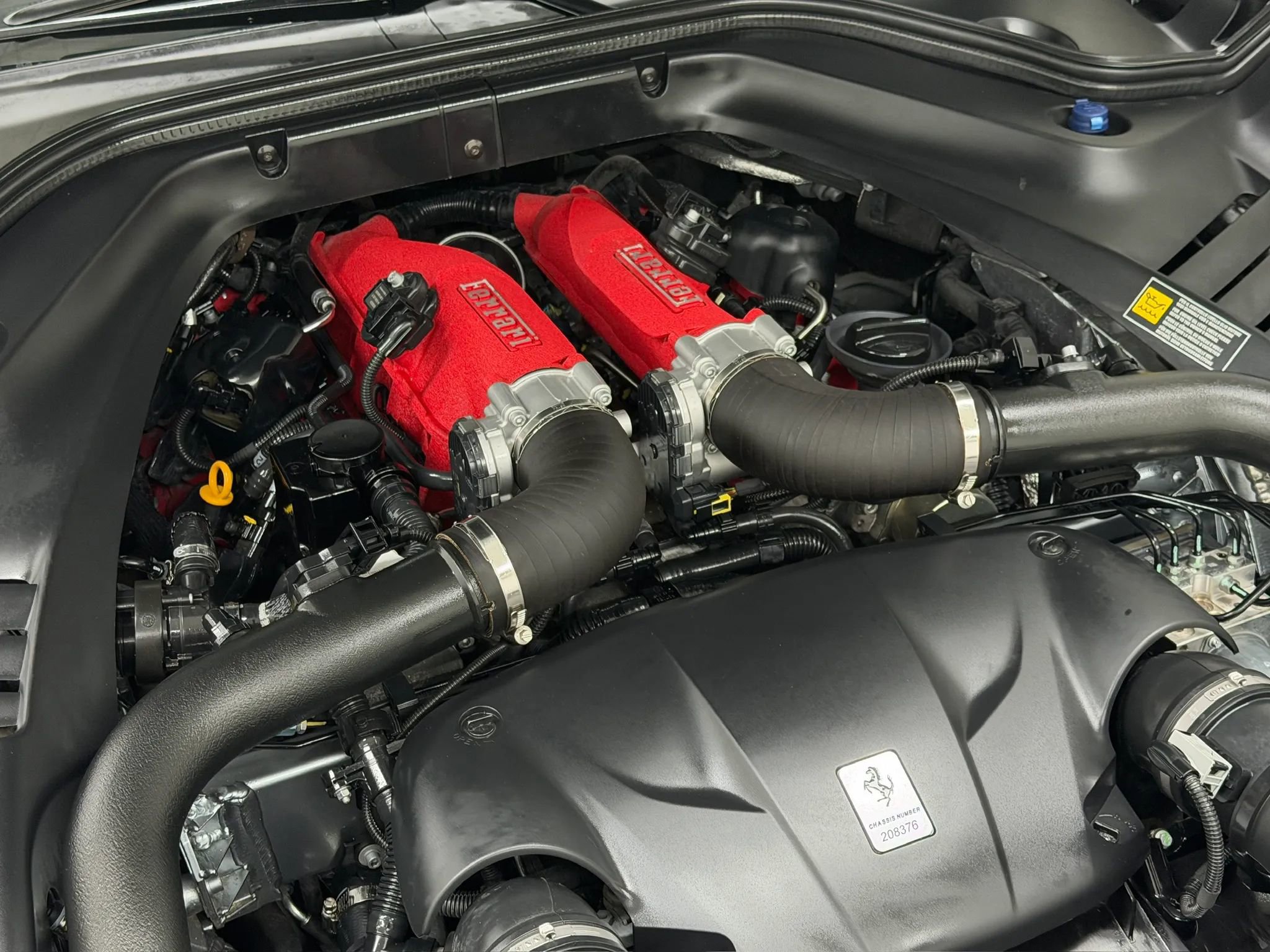 Used 2015 Ferrari California T RWD image 58