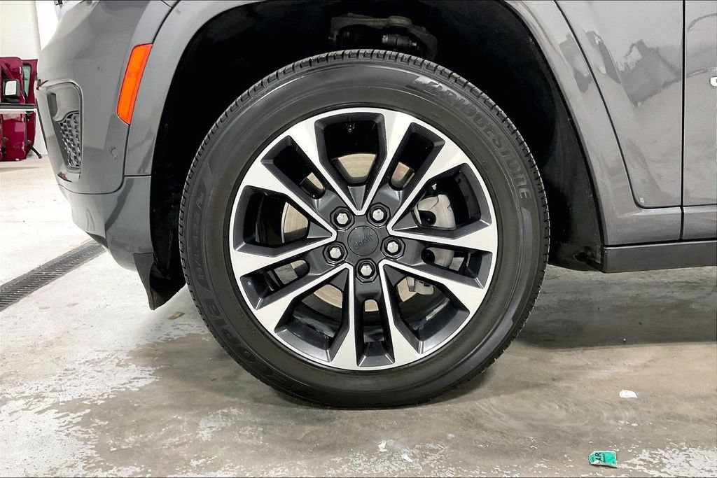 Used 2021 Jeep Grand Cherokee L Overland w/ Luxury Tech Group IV AWD/4WD image 10