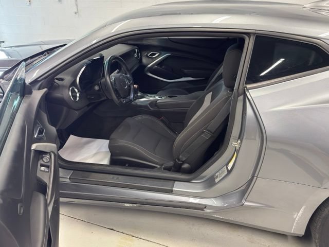 Used 2021 Chevrolet Camaro LT RWD image 9