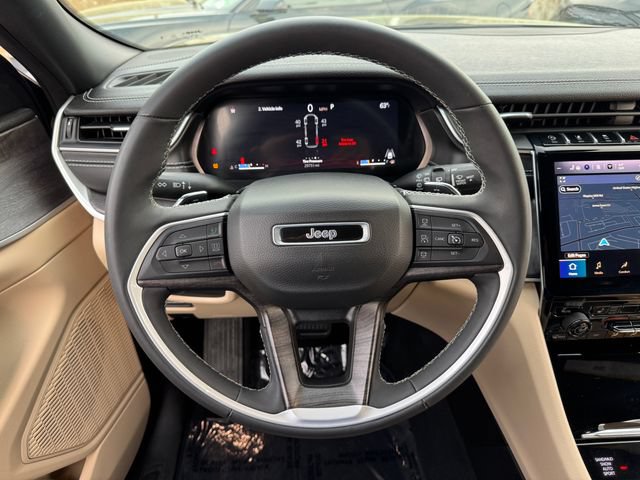 Used 2023 Jeep Grand Cherokee L Limited AWD/4WD image 22