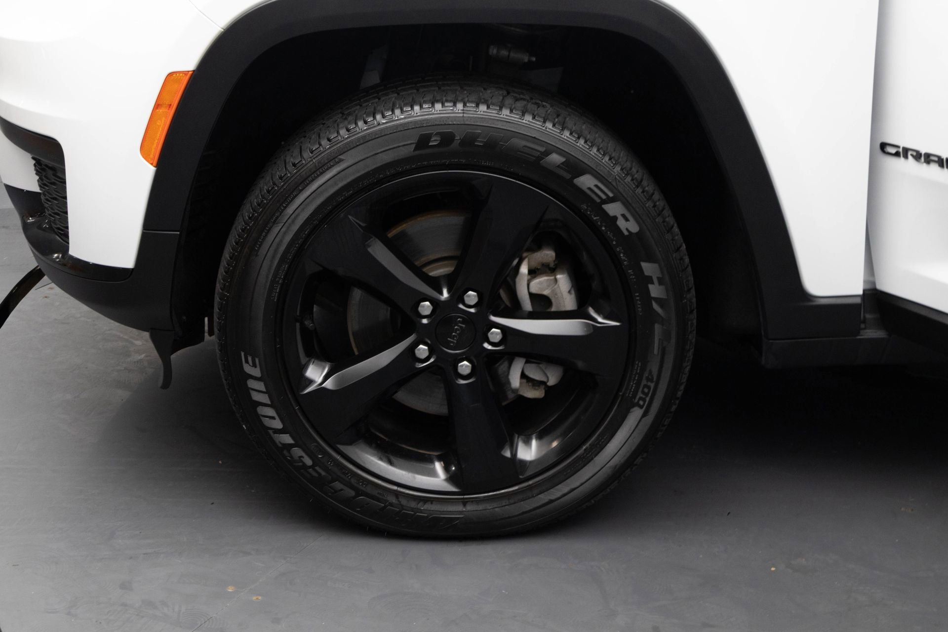 Used 2023 Jeep Grand Cherokee L Laredo AWD/4WD image 44