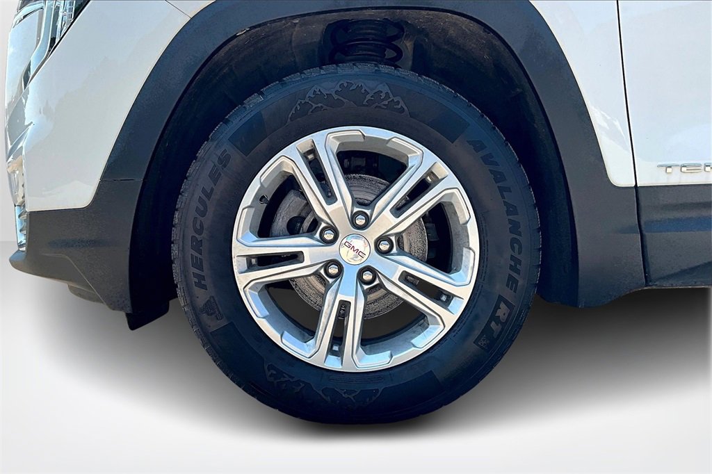 Used 2023 GMC Terrain SLE image 33