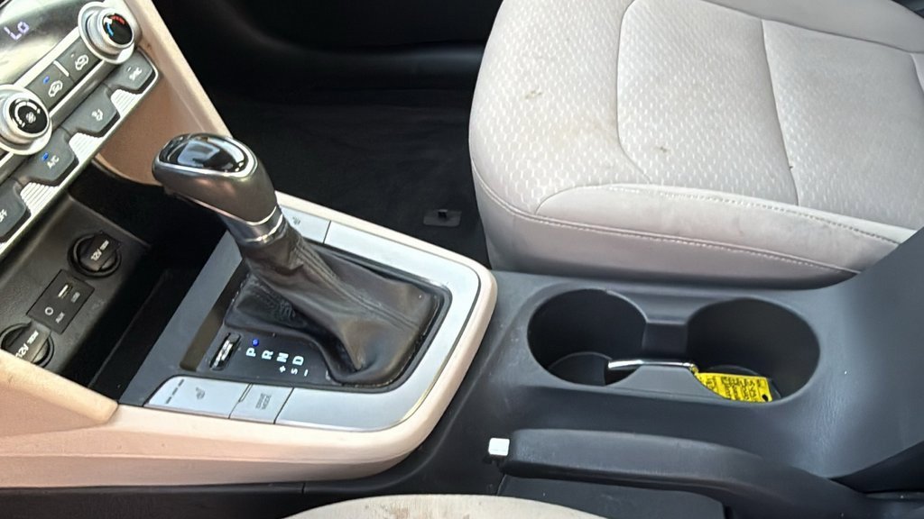 Used 2020 Hyundai Elantra Value Edition image 24