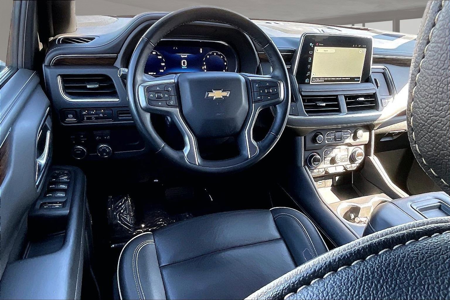 Used 2024 Chevrolet Tahoe Premier AWD/4WD image 8