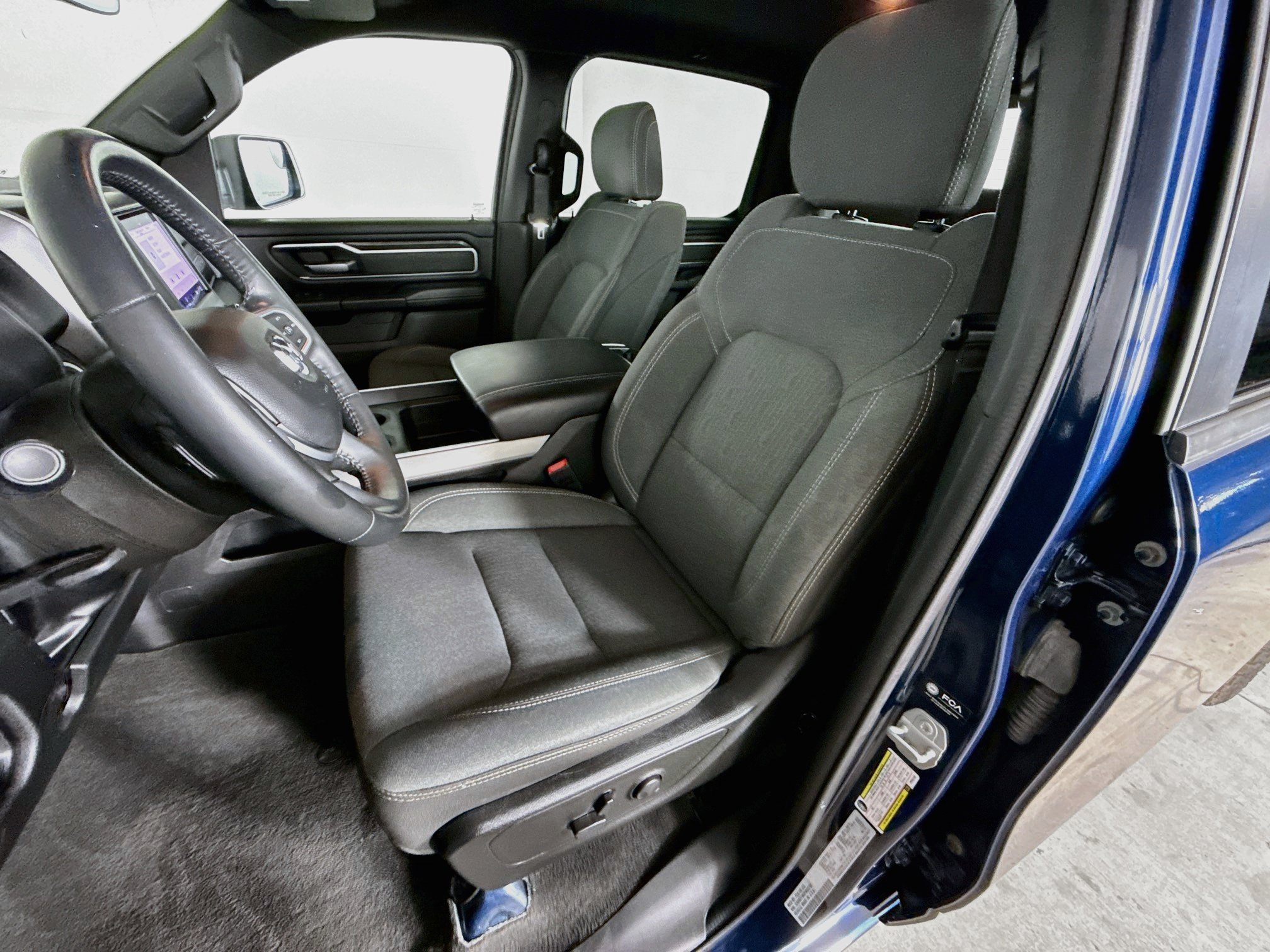 Used 2023 RAM 1500 Big Horn AWD/4WD image 25
