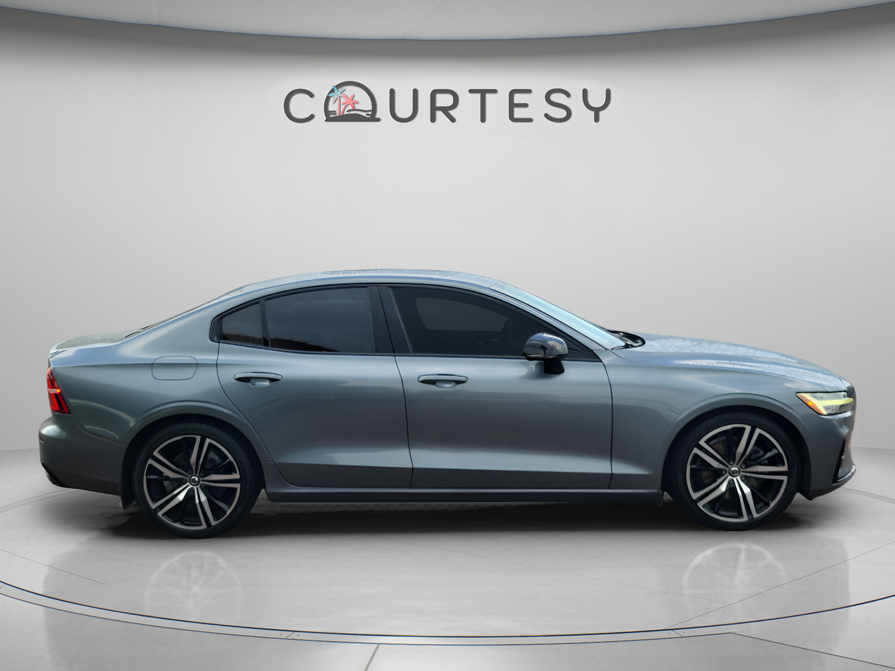 Used 2019 Volvo S60 T5 R-Design FWD image 6