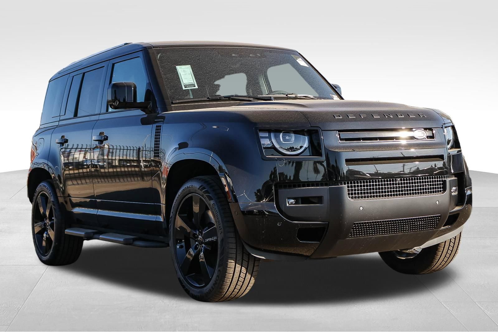 New 2026 Land Rover Defender 110 X-Dynamic SE AWD/4WD image 3