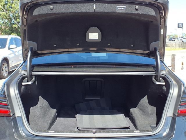 Used 2020 BMW 740i w/ M Sport Package image 9