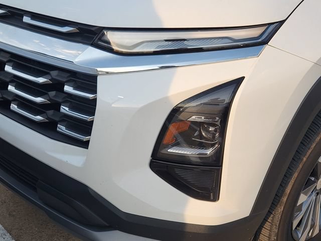Used 2026 Chevrolet Equinox LT FWD image 8