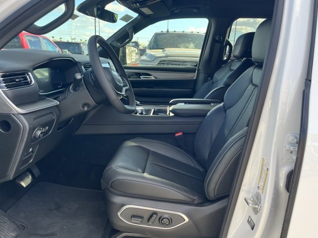 New 2025 Jeep Wagoneer L Series II image 15