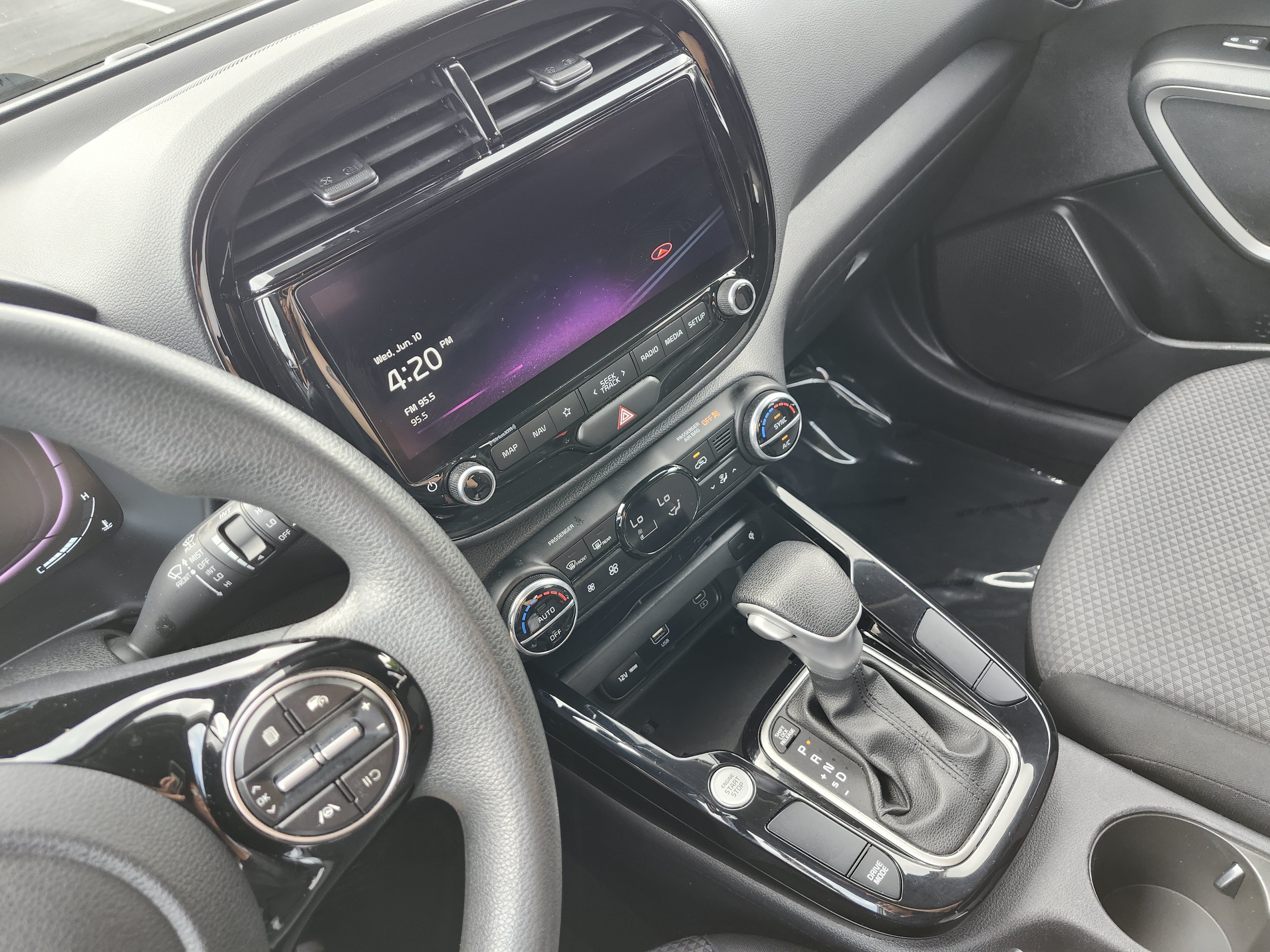 Used 2023 Kia Soul S FWD image 30