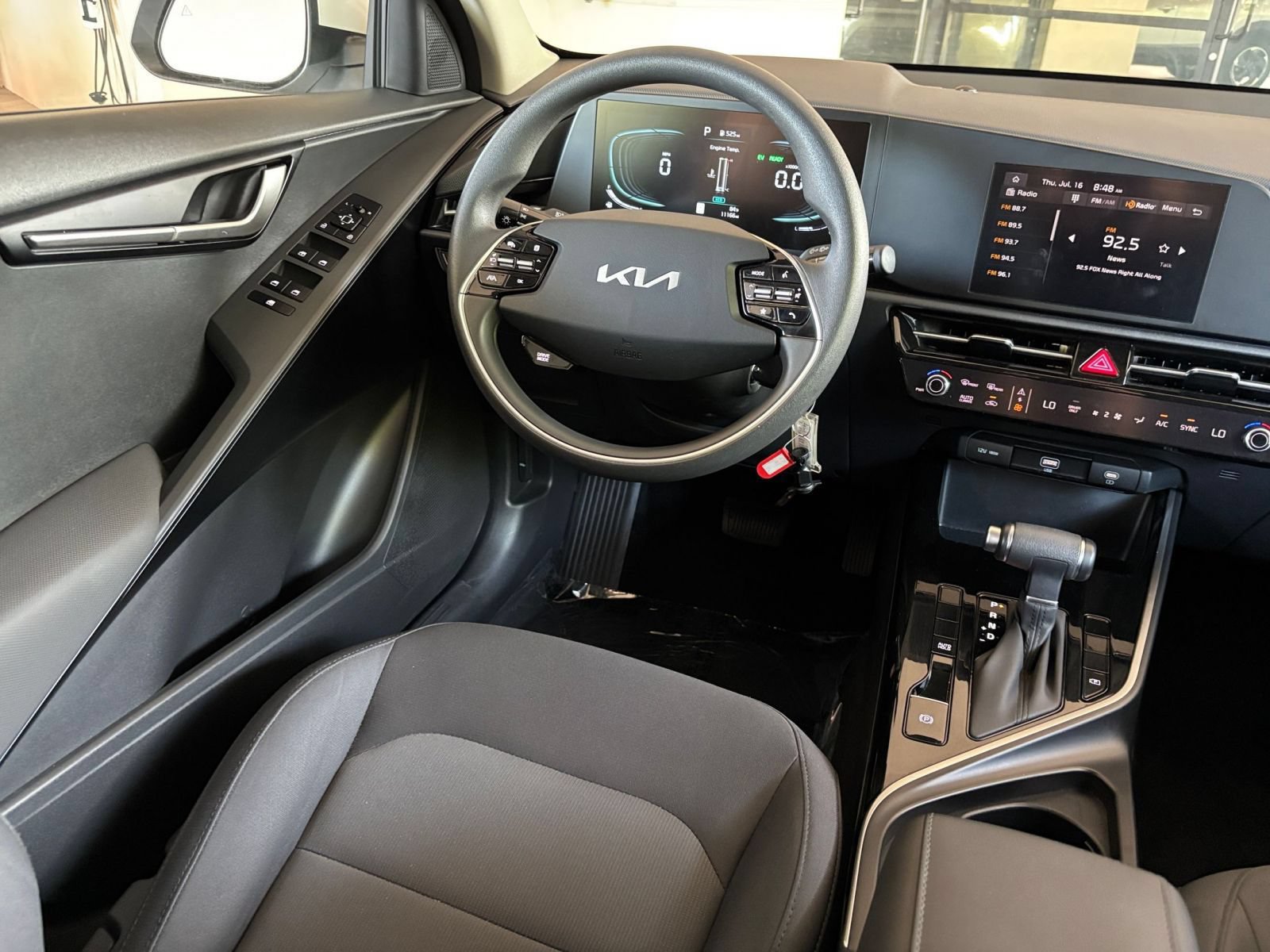 Used 2026 Kia Niro LX FWD image 32
