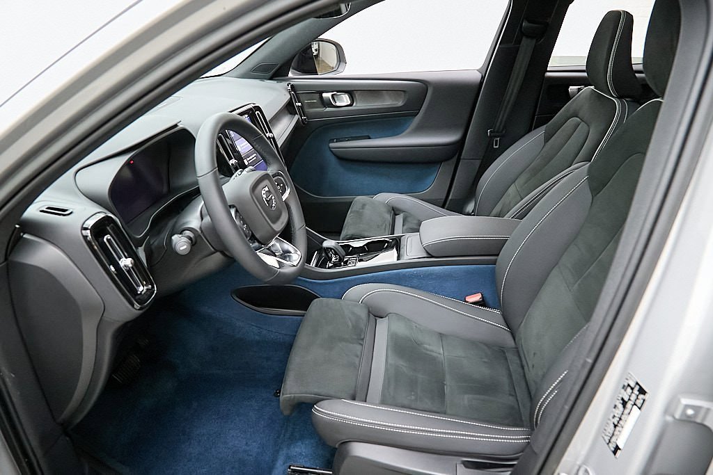 Certified 2023 Volvo XC40 Recharge Ultimate image 15