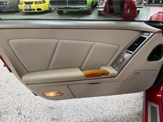 Used 2004 Cadillac XLR image 16