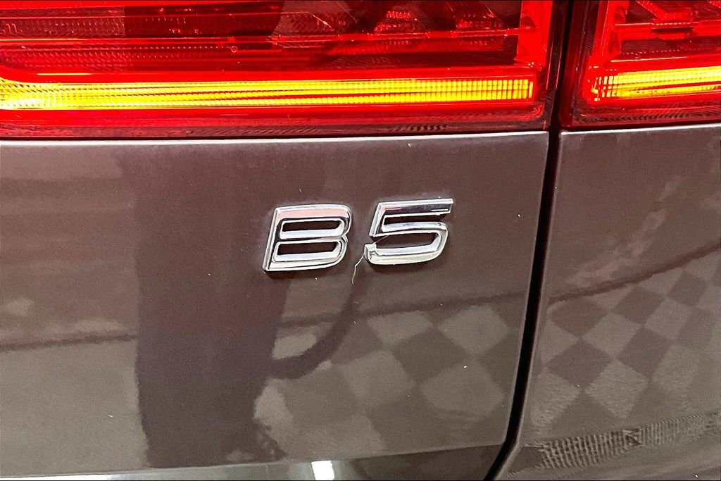 Used 2022 Volvo XC60 B5 Momentum image 14