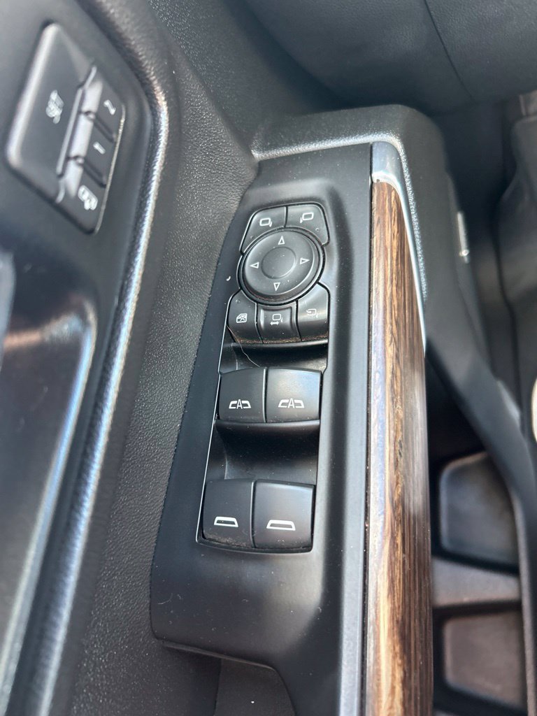Used 2020 Chevrolet Silverado 2500 High Country w/ Technology Package AWD/4WD image 16